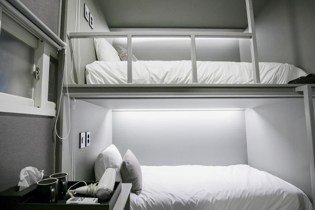 Philstay Myeongdong Station Сеул Экстерьер фото