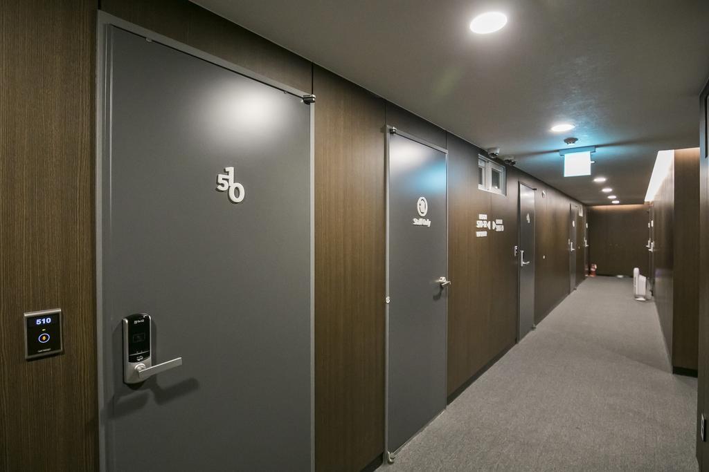 Philstay Myeongdong Station Сеул Экстерьер фото